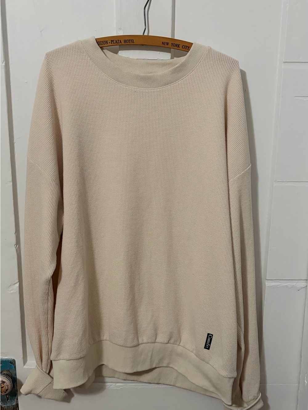 Comfrt Thermal  2XL
Beige Waffle Knit Crewneck
Oversized Pullover